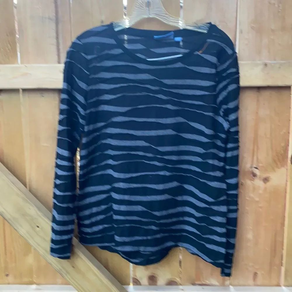 Simply Vera layered top sz. L